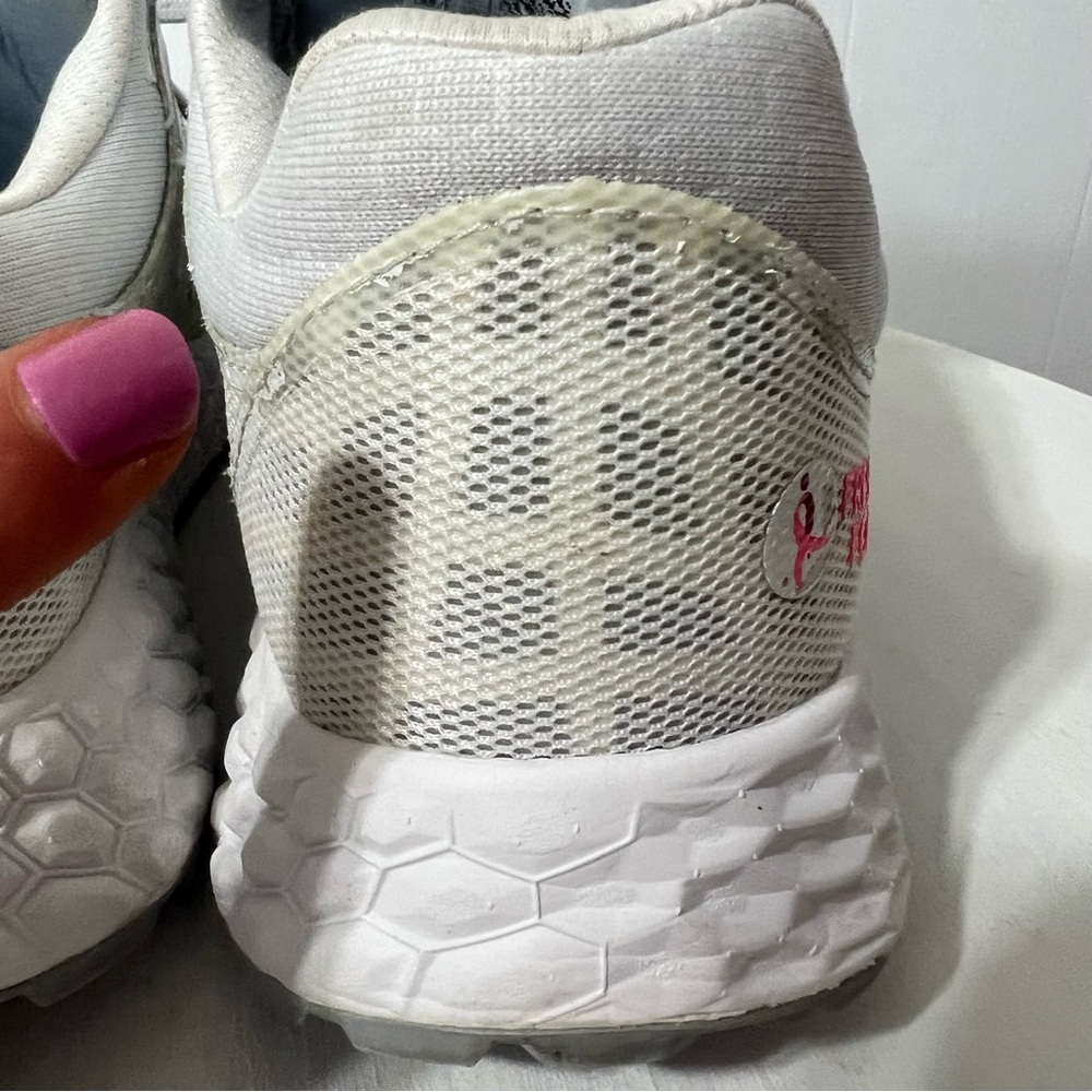 New Balance Fresh Foam Women's White Gray Running Athletic Sneakers Size 9.5 - Picture 10 of 15